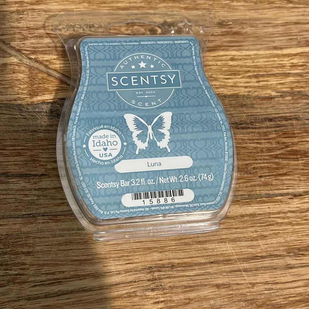 Scentsy wax melt bar-Luna scent